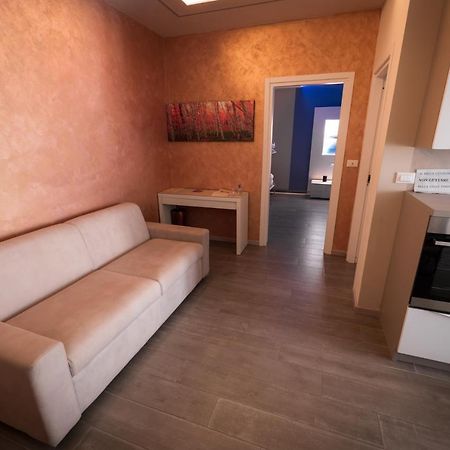 Garda Fantasy Apartment - Jacuzzi Desenzano del Garda Exteriér fotografie
