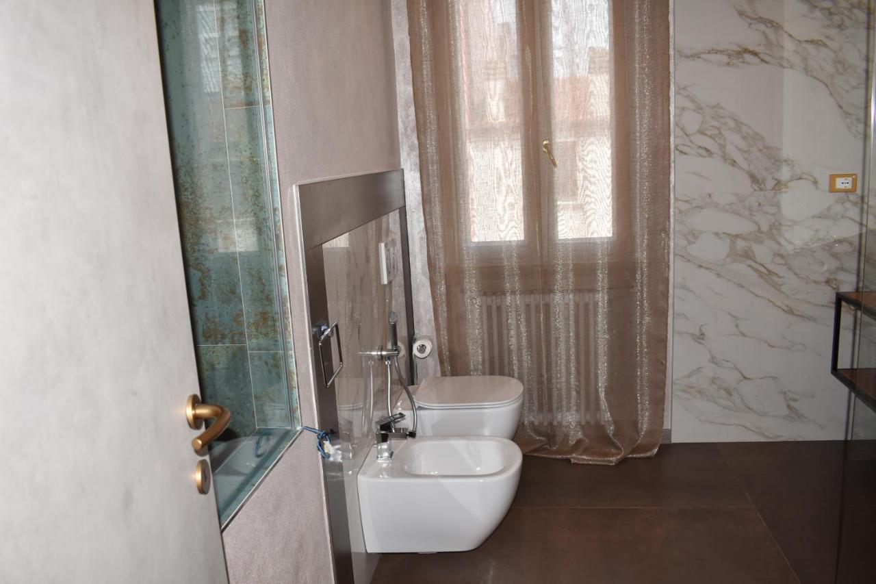 Garda Fantasy Apartment - Jacuzzi Desenzano del Garda Exteriér fotografie