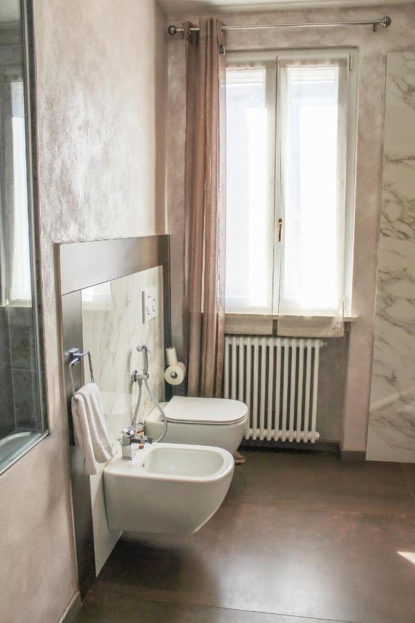 Garda Fantasy Apartment - Jacuzzi Desenzano del Garda Exteriér fotografie
