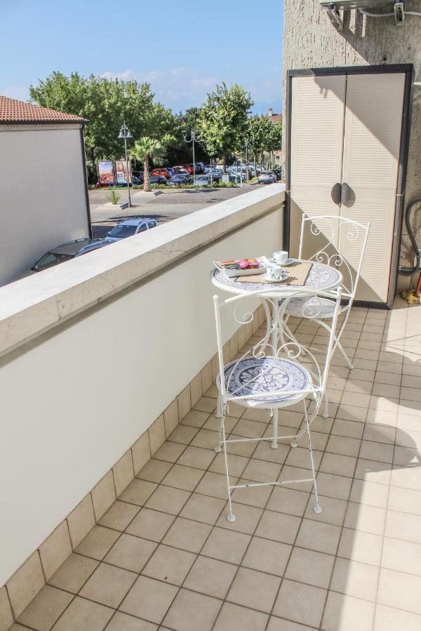 Garda Fantasy Apartment - Jacuzzi Desenzano del Garda Exteriér fotografie