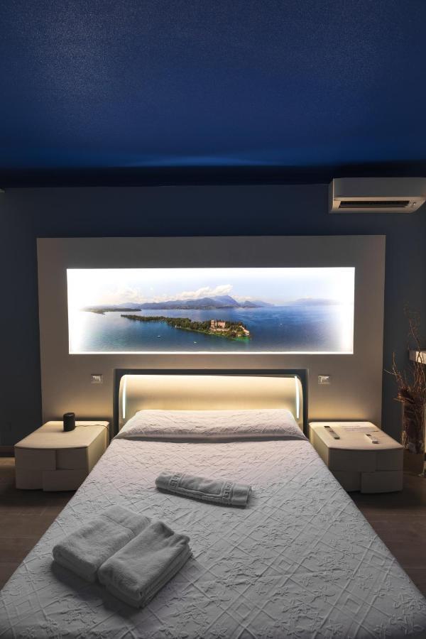 Garda Fantasy Apartment - Jacuzzi Desenzano del Garda Exteriér fotografie