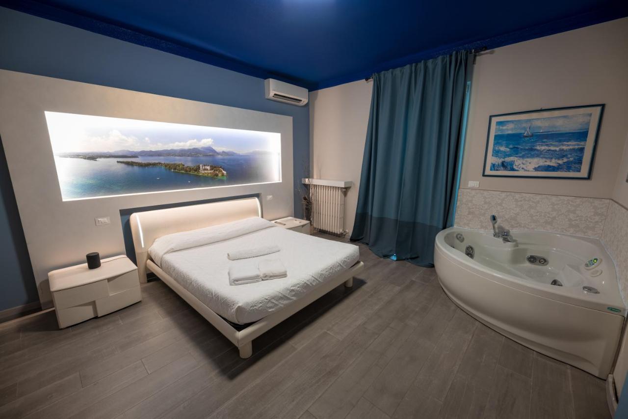 Garda Fantasy Apartment - Jacuzzi Desenzano del Garda Exteriér fotografie