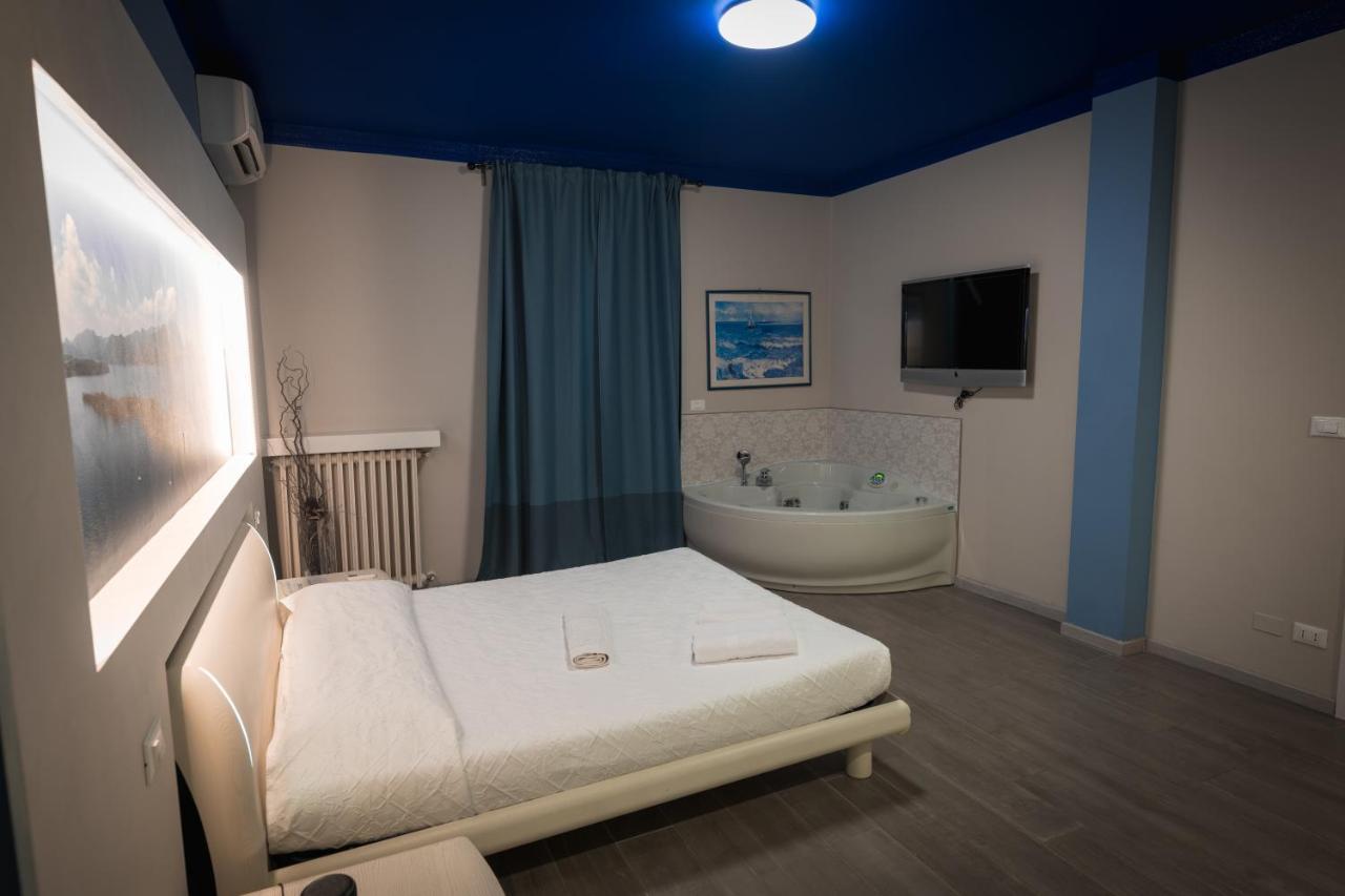 Garda Fantasy Apartment - Jacuzzi Desenzano del Garda Exteriér fotografie